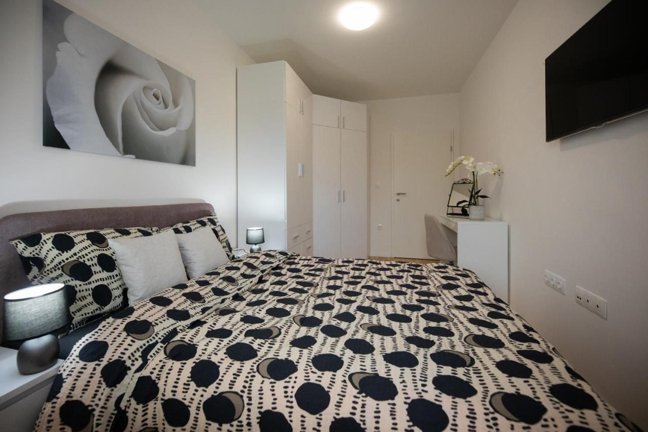 Ivana - Private Parking Appartement